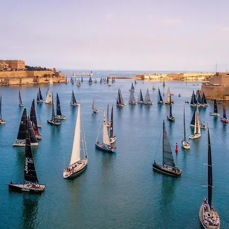 Апартаменты Valletta's Hidden Gem Unique Historic Валетта